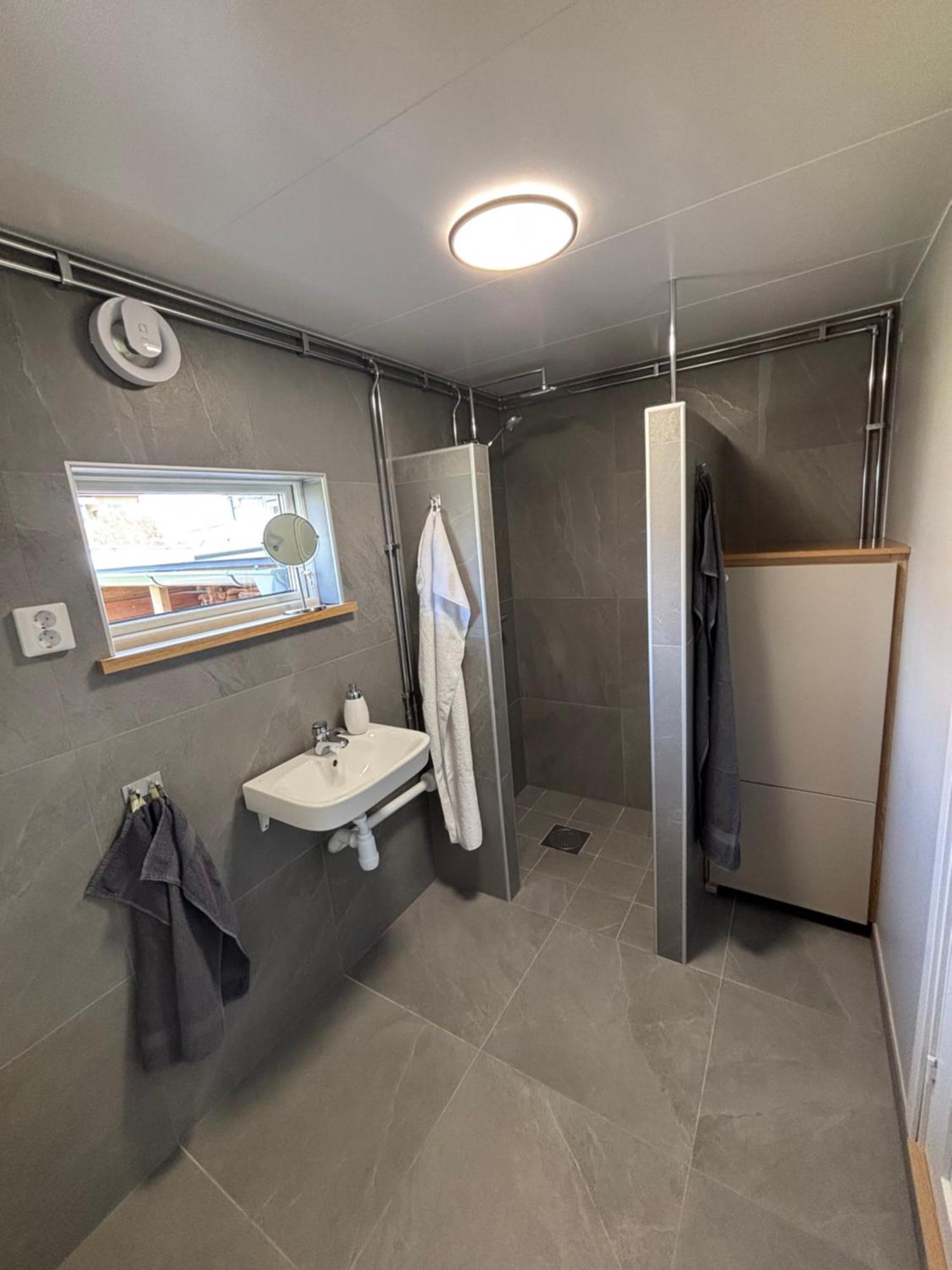 Eget Boende I Privat Uthuslaenga Alingsås Kültér fotó